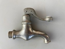 Ancien robinet lavabo d'occasion  Prissé