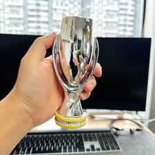 Trofeo supercoppa europea usato  Spedire a Italy