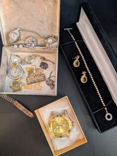 Juego de joyas surtidas con relojes y accesorios segunda mano  Embacar hacia Mexico
