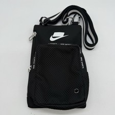 Bolsa tiracolo NikeSport itens pequenos preta comprar usado Bolsa tiracolo NikeSport itens pequenos preta comprar usado  Enviando para Brazil