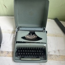 Macchina scrivere funzionante usato  Villamiroglio