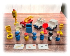 Usado, Peças de reposição vintage 1973 Fisher Price Little People Main Street SUA ESCOLHA comprar usado  Enviando para Brazil