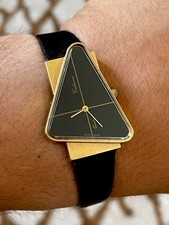 Raro Guillaume Triangular Design Relógio Quartzo Fabricado na Suíça Banhado a Ouro e Mostrador Preto comprar usado  Enviando para Brazil