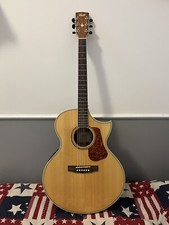 Chitarra acustica elettrificat usato  Roma