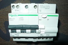 Disjoncteur differentiel tetra d'occasion  Barr
