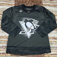 Camiseta de hóquei NHL Pittsburgh Penguins militar saudação ao serviço preta camuflada 52 comprar usado  Enviando para Brazil