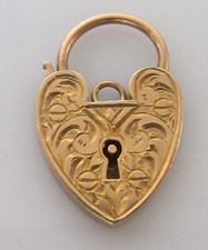 9ct gold pendant for sale  LONDON
