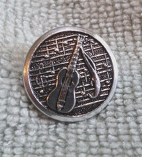 Usado, BARRAS DE GUITARRA E NOTAS MUSICAIS ANTIGAS VINTAGE COM BOTÃO DE METAL comprar usado  Enviando para Brazil