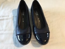 Size ladies shoes for sale  SHETLAND