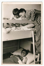 FOTO VINTAGE 1974 Pijama Infantil em Beliches Acampamento Instantâneo Roupa de Dormir Infantil comprar usado FOTO VINTAGE 1974 Pijama Infantil em Beliches Acampamento Instantâneo Roupa de Dormir Infantil comprar usado  Enviando para Brazil