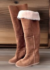New ugg 7.5 for sale New ugg 7.5 for sale  New Castle