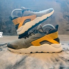 Nike air huaraches for sale  FAREHAM