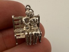 Lindo pingente de prata esterlina vintage raro articulado - casal no banco comprar usado  Enviando para Brazil