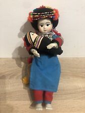 Używany, Porcelanowa lalka etniczna z Tajlandii Lisu z dzieckiem na rękach na sprzedaż  PL