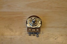 Potenciômetro vintage 1970 CTS 250k 1377034 1/4 eixo dividido cônico de áudio comprar usado  Enviando para Brazil