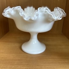 Vintage FENTON Pedestal Prata Crista Compota de Vidro Leitoso com Borda Frisada com Babados comprar usado  Enviando para Brazil