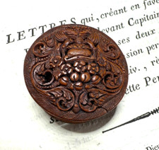 Small corozo nut d'occasion  Expédié en Belgium