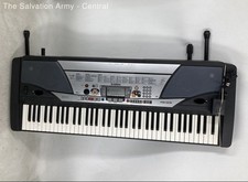 Teclado electrónico portátil Yamaha gris negro con soporte y adaptador segunda mano  Embacar hacia Mexico