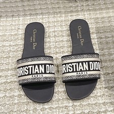 Pantofole donna ricamate usato  Torino