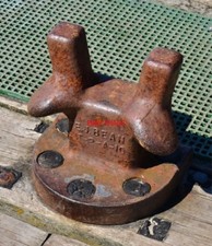 Photo mooring bollard for sale  TADLEY