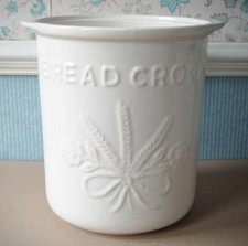 White decorative ceramic for sale  SITTINGBOURNE