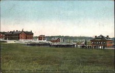 Cartão postal FORT WILLIAMS ME Parade Ground durante inspeção c1910 comprar usado  Enviando para Brazil
