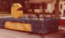 Parade float featuring for sale  Mission
