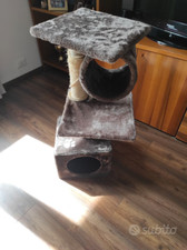 Tiragraffi gatto multipiano usato  Gorizia