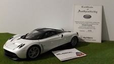 Pagani huayra blanc d'occasion  Rochefort-Montagne