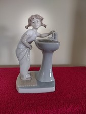 Lladro figurine. clean for sale  BARRY
