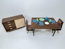 Mesa de jantar moderna Mattel, 2 cadeiras, buffet e 65 peças - variedade de utensílios de cozinha comprar usado  Enviando para Brazil