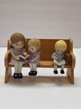 Antigo Enesco 1987 Figuras 3 Crianças de Porcelana em Um Banco de Igreja Livro de Leitura comprar usado  Enviando para Brazil