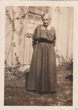 Foto da década de 1920 de uma mulher mais velha, foto encontrada, usado comprar usado  Enviando para Brazil