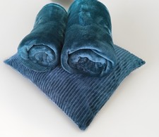 Cosy throws med for sale  PERTH