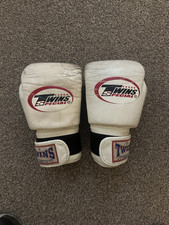 Twins 10oz gloves for sale  BURTON-ON-TRENT