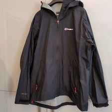 Berghaus black jacket d'occasion  Expédié en Belgium