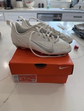 8 cleats boys nike for sale  Newport