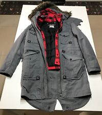 Parka levis grigio usato  Trinitapoli
