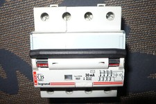 Disjoncteur differentiel tetra d'occasion  Barr