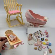 Cadeira de balanço, carrinho etc. Barbie vintage móveis para quarto de bebê comprar usado  Enviando para Brazil