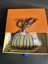 Usado, Porta-chaves e berloque bolsa Louis Vuitton LV x YK abóbora. AUTÊNTICO GUC amarelo roxo comprar usado  Enviando para Brazil