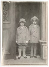 Two sisters girls d'occasion  Expédié en Belgium
