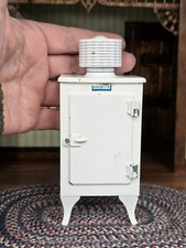 Geladeira elétrica geral vintage miniatura casa de bonecas metal fundido década de 1920 em escala 1/12, usado comprar usado  Enviando para Brazil