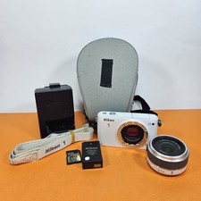 Nikon fotocamera mirrorless usato  Roma