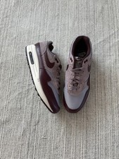 Size 8.5 nike for sale  Belmont