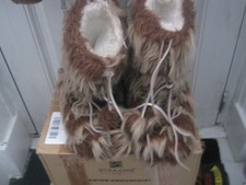 yeti boots for sale  WARRINGTON