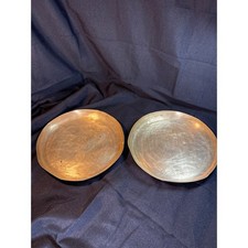 Conjunto de 2 bandejas de latão vintage pequenas tigelas decorativas apanhadores de bugigangas comprar usado Conjunto de 2 bandejas de latão vintage pequenas tigelas decorativas apanhadores de bugigangas comprar usado  Enviando para Brazil