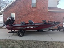 Tracker fishing boat for sale  Hendersonville