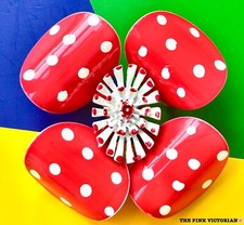 BROCHE VINTAGE FLOR ESMALTE, VERMELHO BRILHANTE❤️BOLINHAS BRANCAS, EXIBIÇÃO DE PÉTALAS CURVILÍNEAS comprar usado  Enviando para Brazil