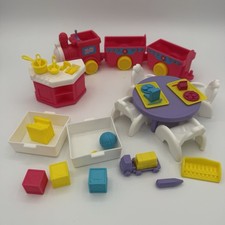 1996 Barbie Kelly Berçário Escola Creche Conjunto de Jogo Cadeiras de Trem Mesa INCOMPLETO, usado comprar usado  Enviando para Brazil
